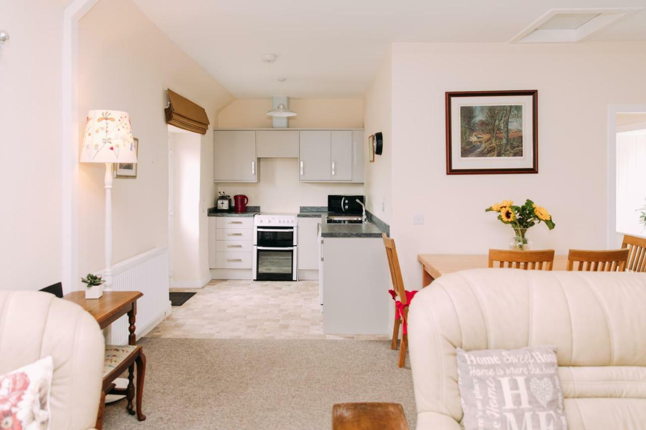 Incheoch Farm Cottage Kilry Екстериор снимка