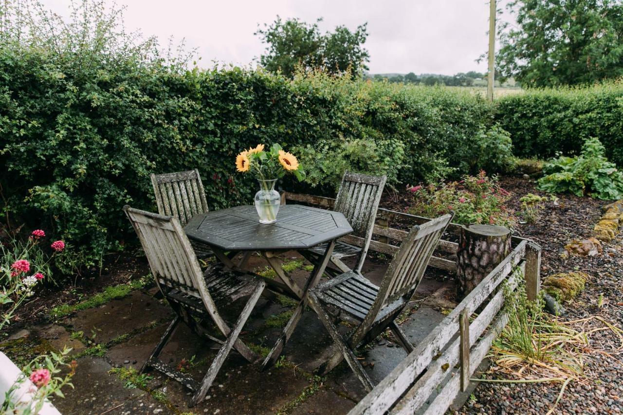Incheoch Farm Cottage Kilry Екстериор снимка